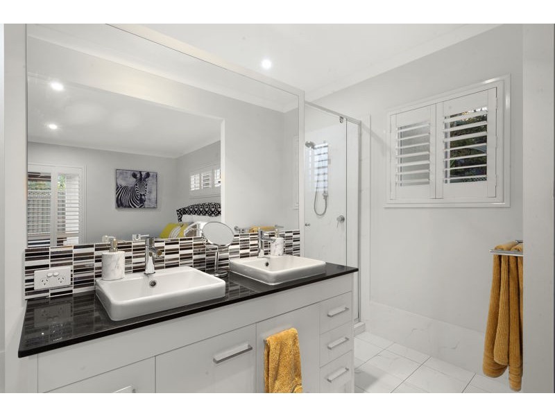 14 Lakeshore Avenue, Kingfisher Shores NSW 2259