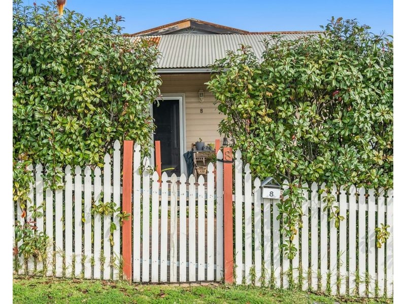 8 Wharf Street, Morisset NSW 2264