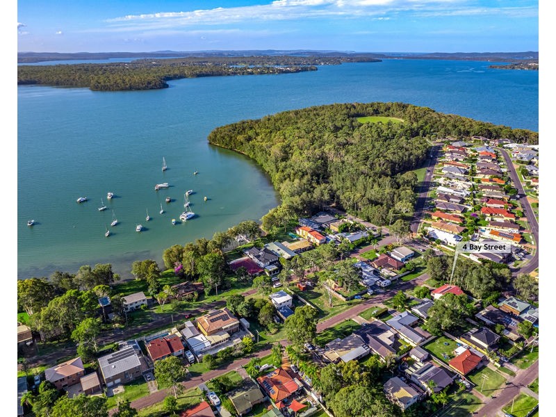 4 Bay street, Wyee Point NSW 2259