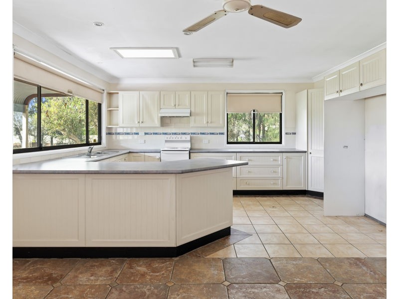 4 Bay street, Wyee Point NSW 2259