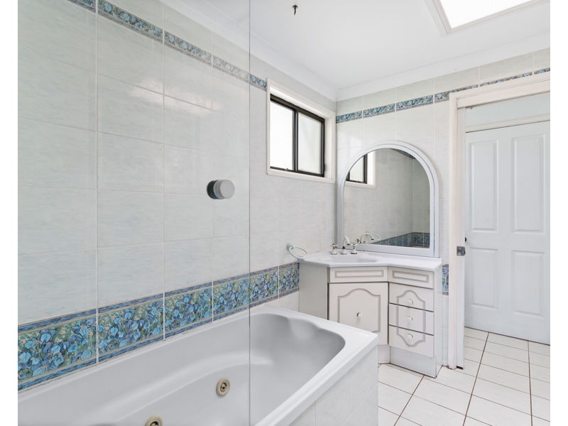 4 Bay street, Wyee Point NSW 2259