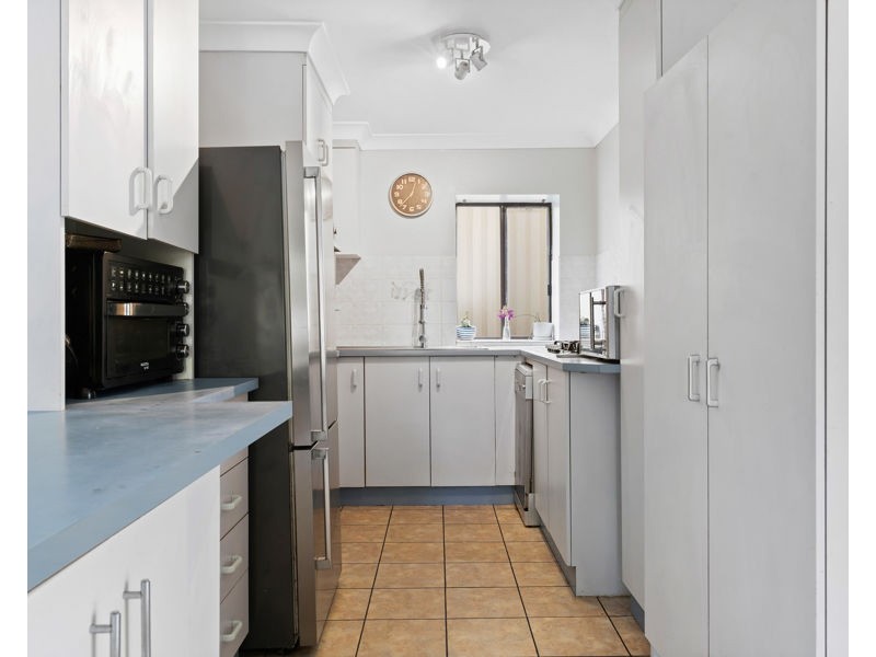 100 CATHERINE STREET, Mannering Park NSW 2259
