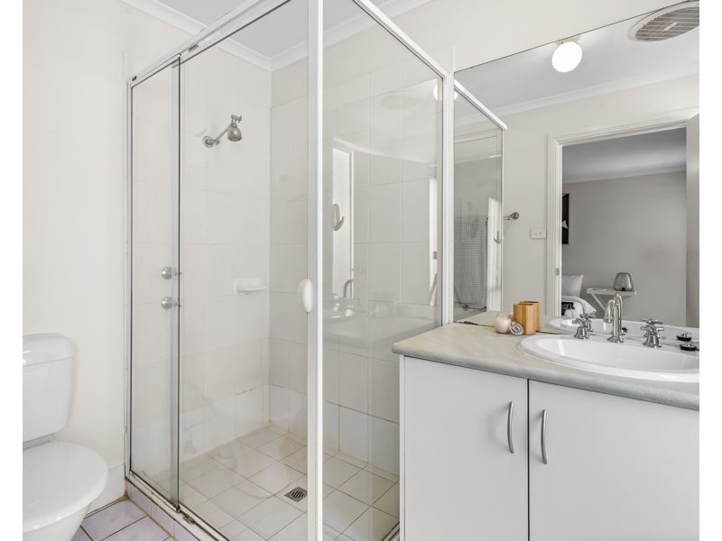 19 Bayberry Ave, Woongarrah NSW 2259