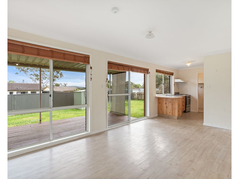 24 White Swan Avenue, Blue Haven NSW 2262