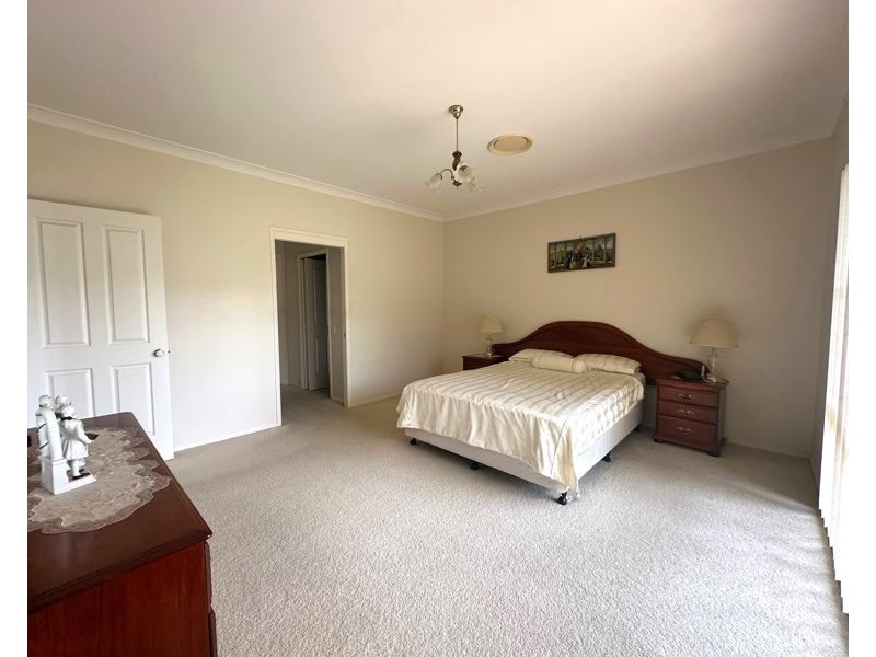 4 Piper Drive, Hamlyn Terrace NSW 2259