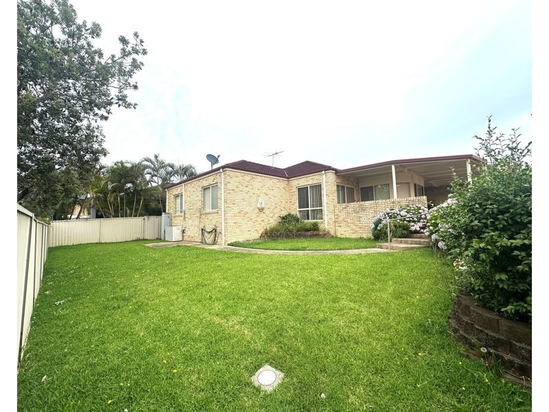 4 Piper Drive, Hamlyn Terrace NSW 2259