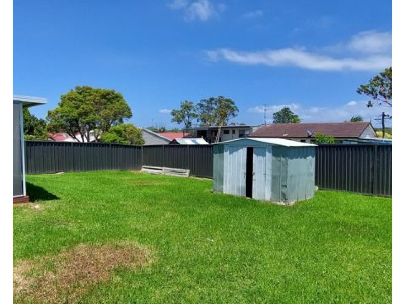 24 White Swan Avenue, Blue Haven NSW 2262