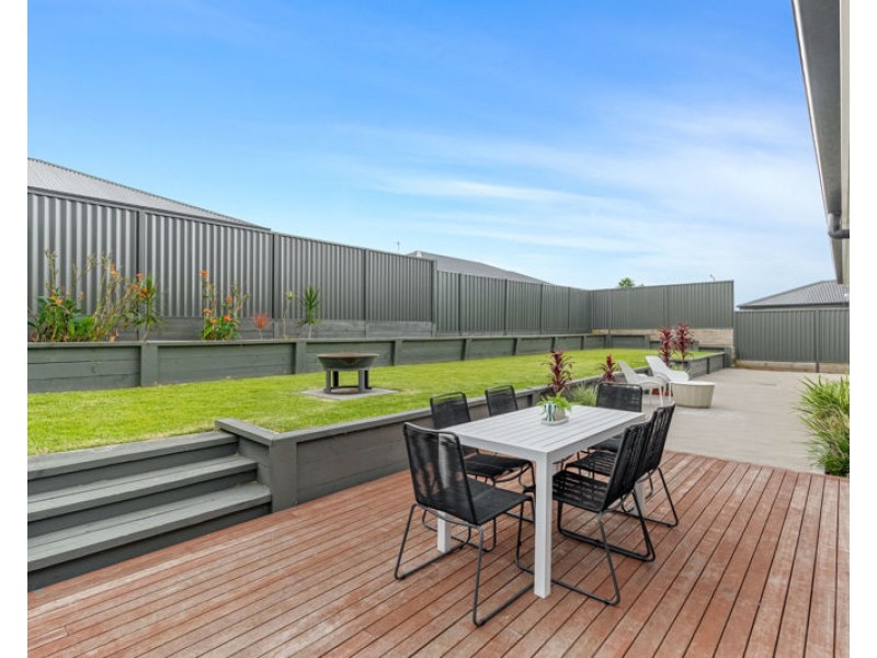 22 Hodges St, Wyee NSW 2259