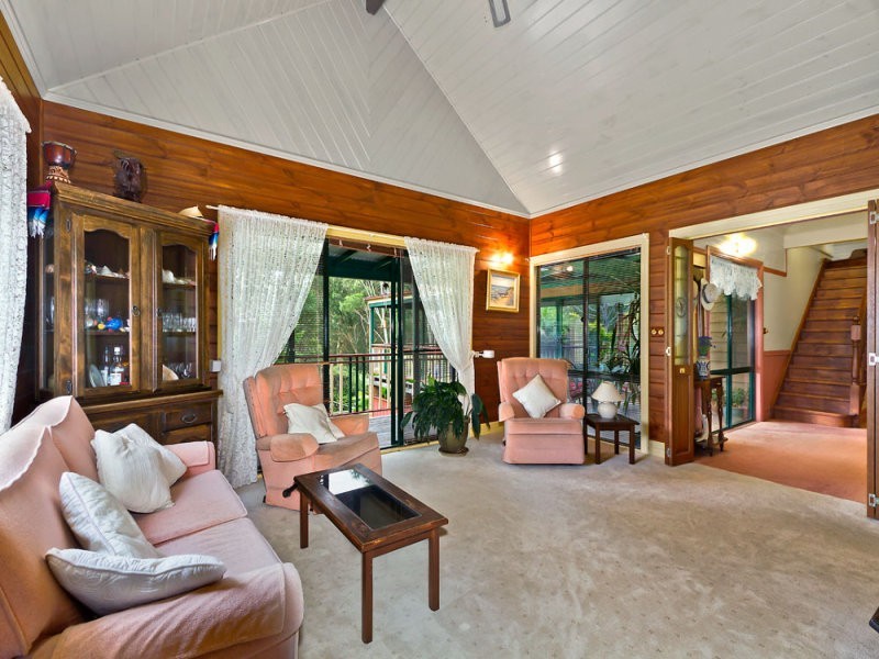 8 Simmons Close, Wyee Point NSW 2259