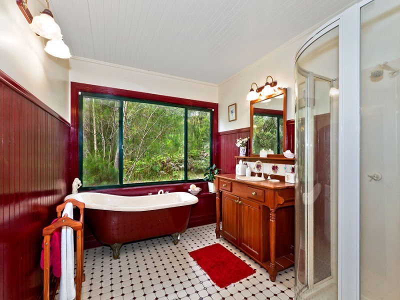 8 Simmons Close, Wyee Point NSW 2259