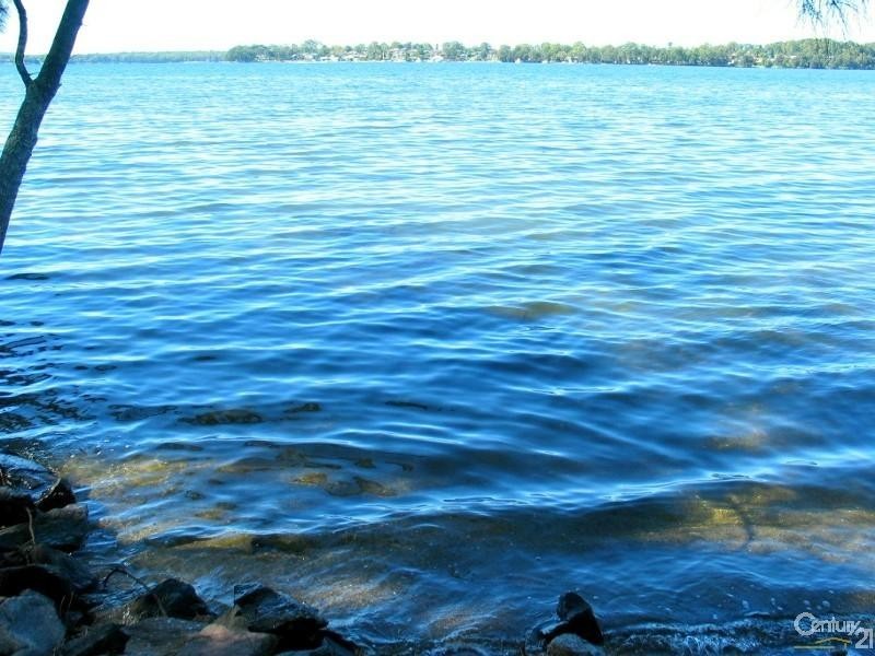 17 Mulwala Drive, Wyee Point NSW 2259