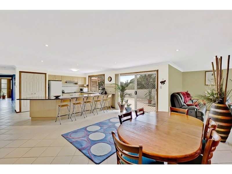 6 Jabbarup Road, Wyee NSW 2259