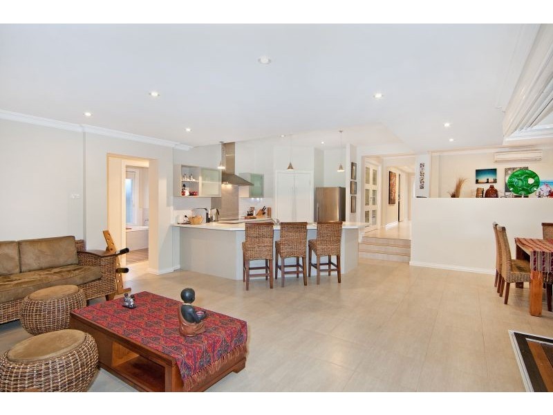 15 Watanga Crescent, Wyee Point NSW 2259