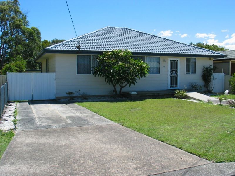 42 Woolana Avenue, Budgewoi NSW 2262