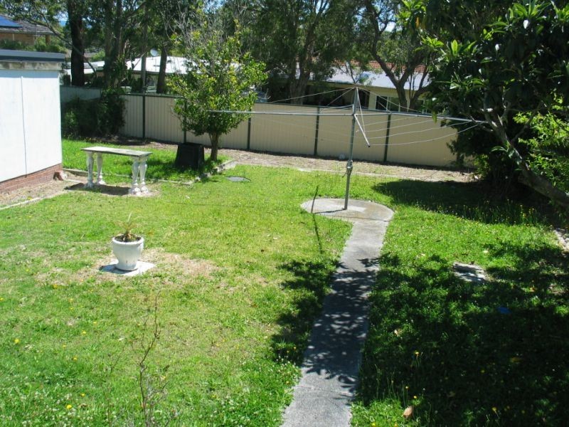 42 Woolana Avenue, Budgewoi NSW 2262