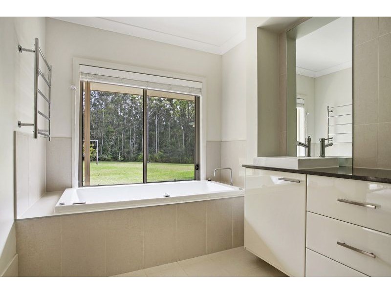 139 Freemans Drive, Morisset NSW 2264