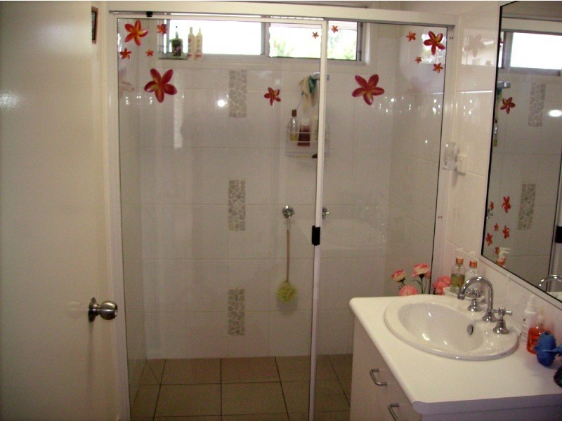 Avenell Heights QLD 4670