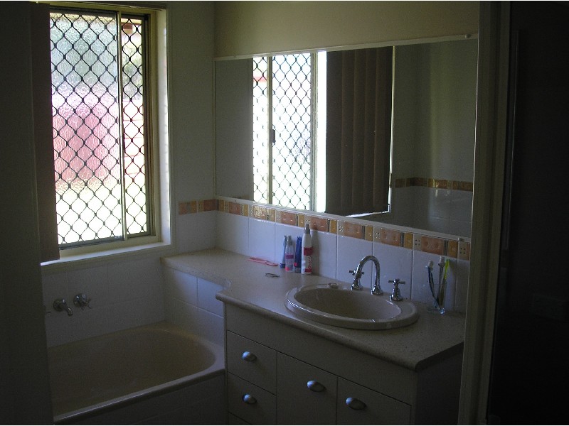 479 Old Toogoom Rd, Beelbi Creek QLD 4659