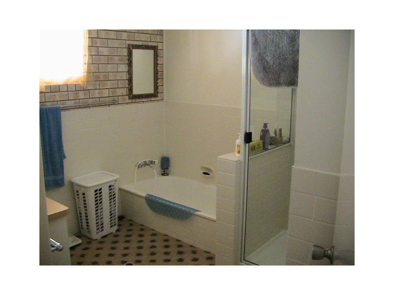 Avenell Heights QLD 4670