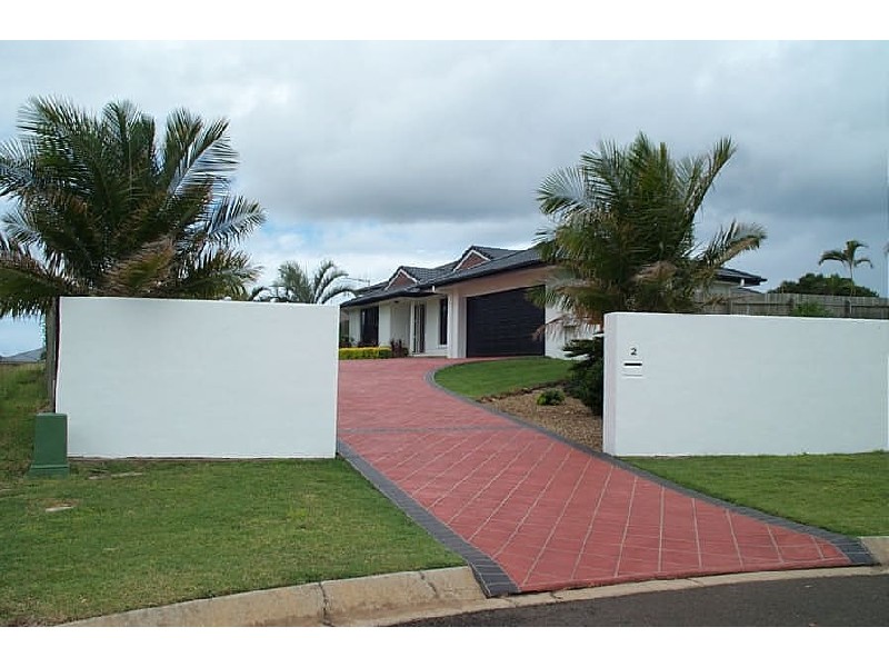 2 Bobby Place, Coral Cove QLD 4670