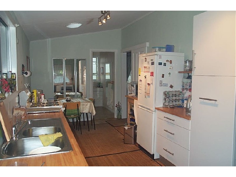 8  Gibson Street, Bundaberg QLD 4670