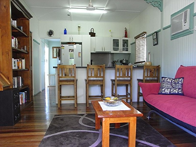 8 Jermyn Street, Hyde Park QLD 4812