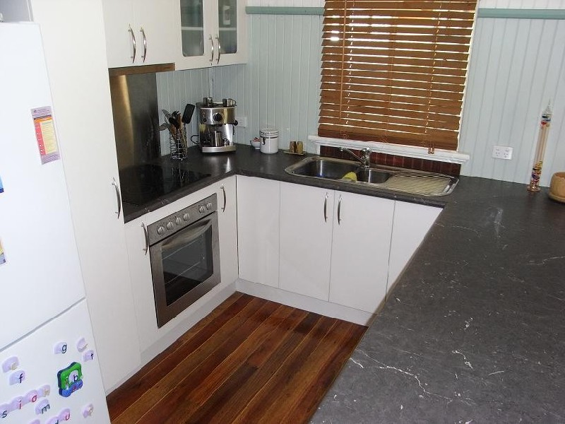 8 Jermyn Street, Hyde Park QLD 4812