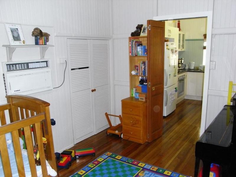 8 Jermyn Street, Hyde Park QLD 4812