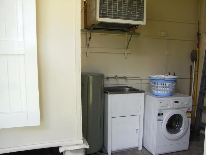 8 Jermyn Street, Hyde Park QLD 4812