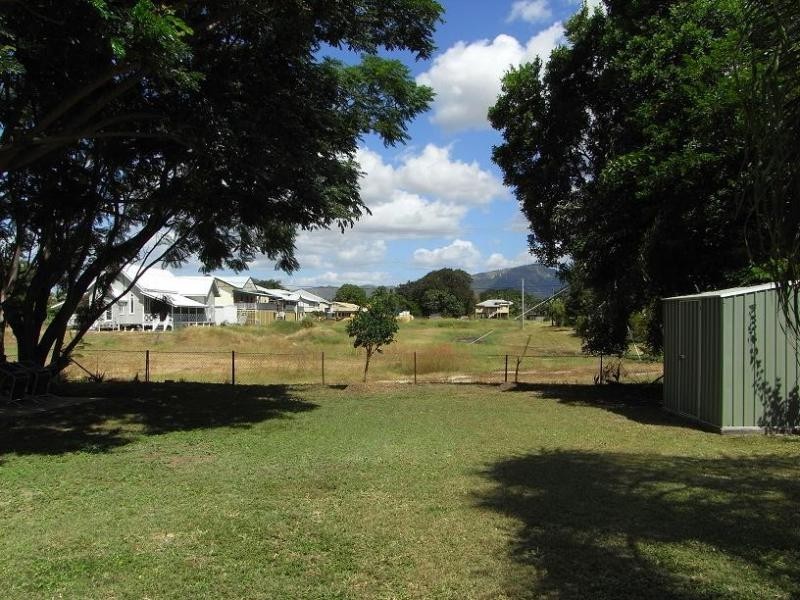 8 Jermyn Street, Hyde Park QLD 4812