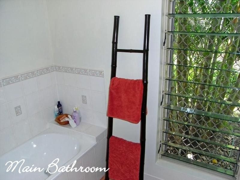4 Mahogany Court, Bushland Beach QLD 4818