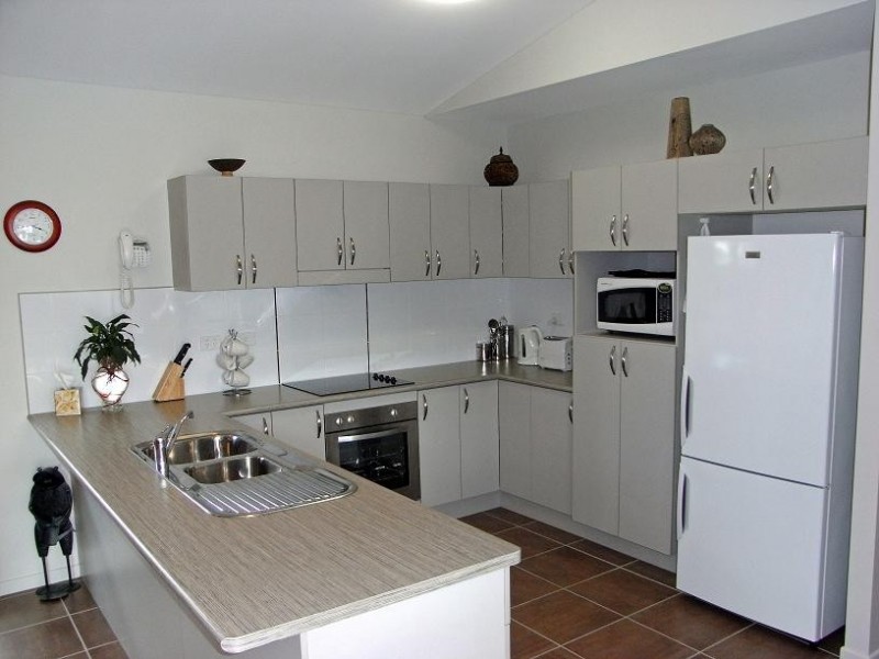 60 Coutts Drive, Bushland Beach QLD 4818