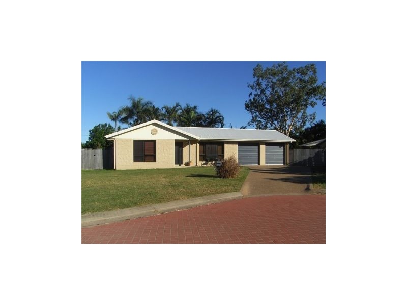 11 Heather Avenue, Rasmussen QLD 4815