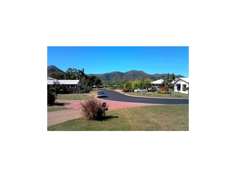 11 Heather Avenue, Rasmussen QLD 4815