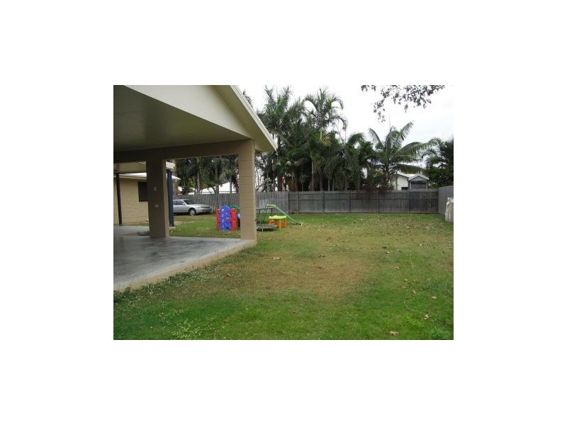 11 Heather Avenue, Rasmussen QLD 4815