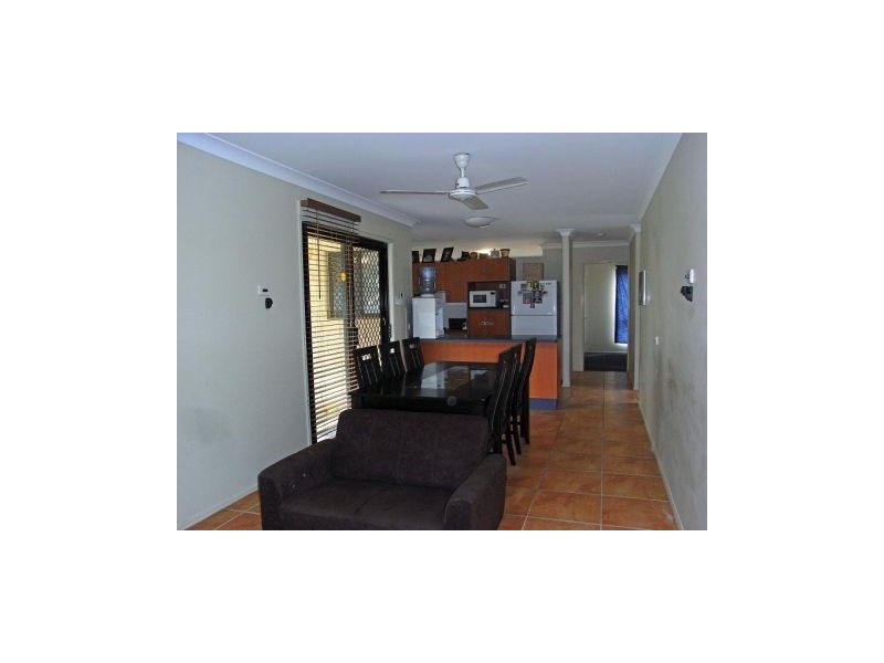 11 Heather Avenue, Rasmussen QLD 4815