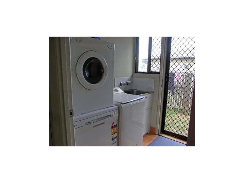 11 Heather Avenue, Rasmussen QLD 4815