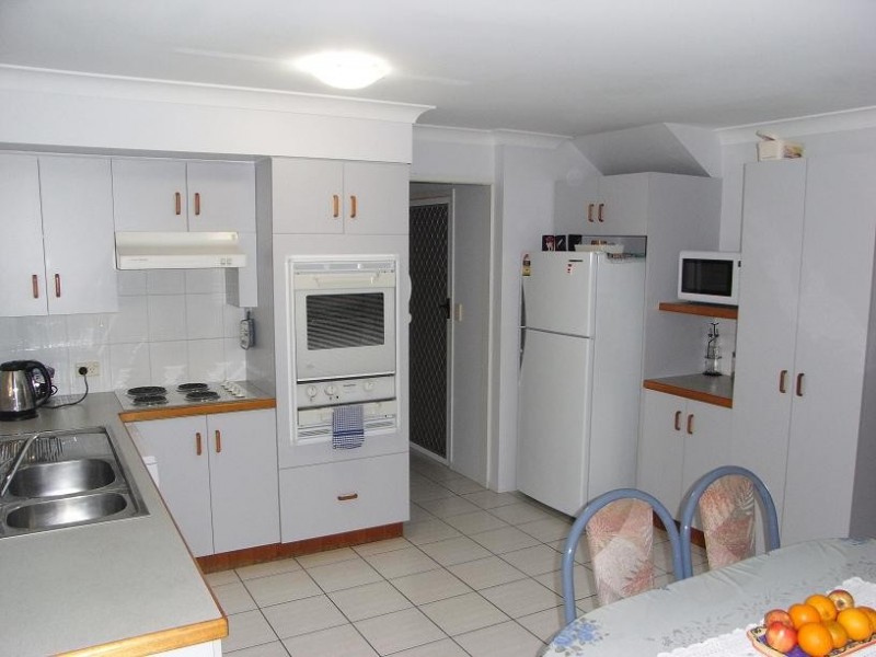 3/8 Cheyne, Pimlico QLD 4812