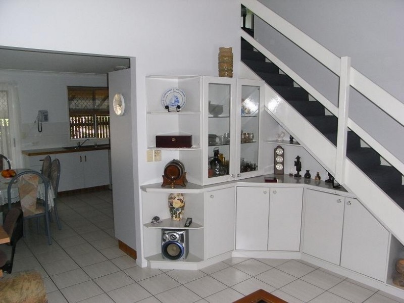 3/8 Cheyne, Pimlico QLD 4812