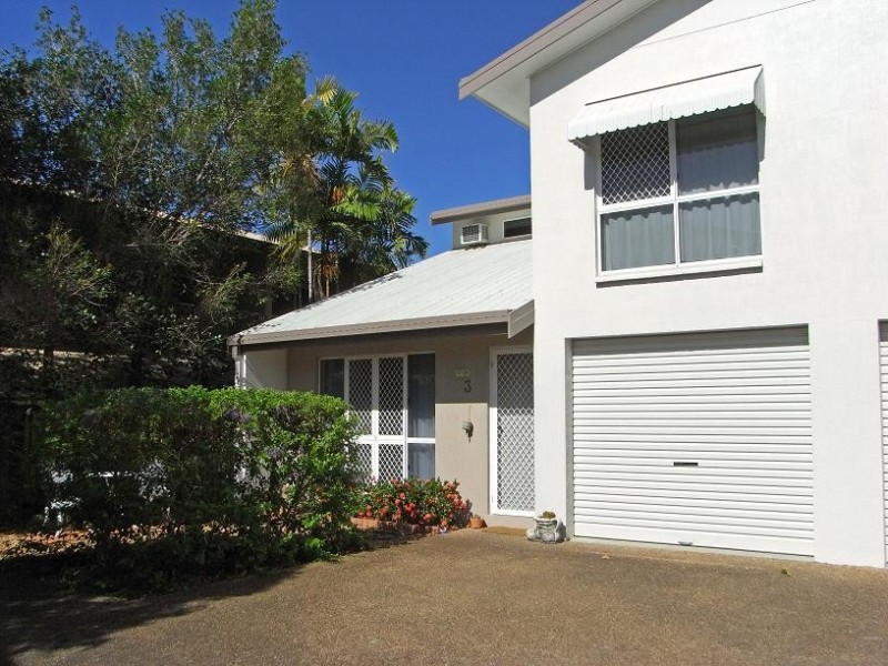 3/8 Cheyne, Pimlico QLD 4812