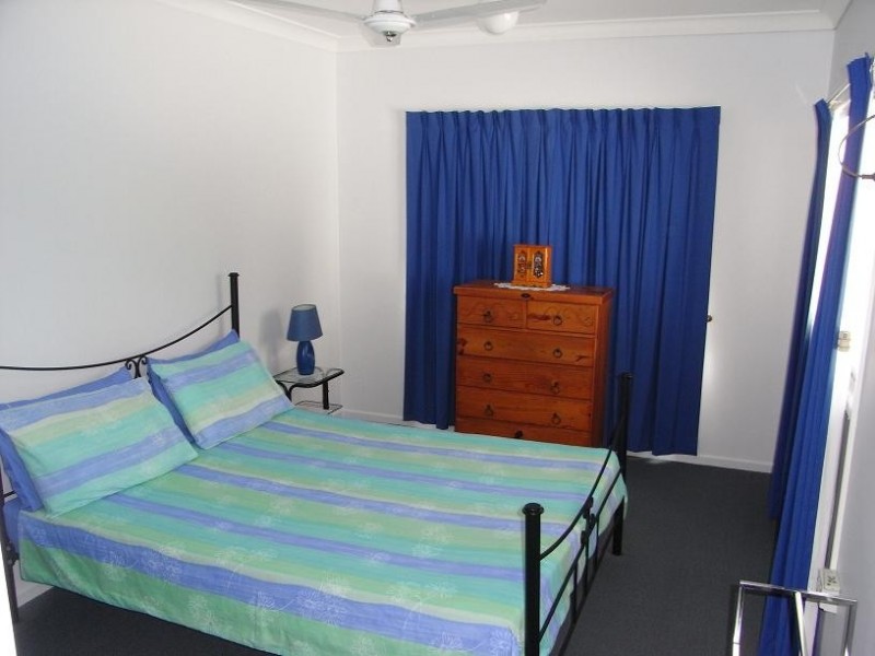 3/8 Cheyne, Pimlico QLD 4812