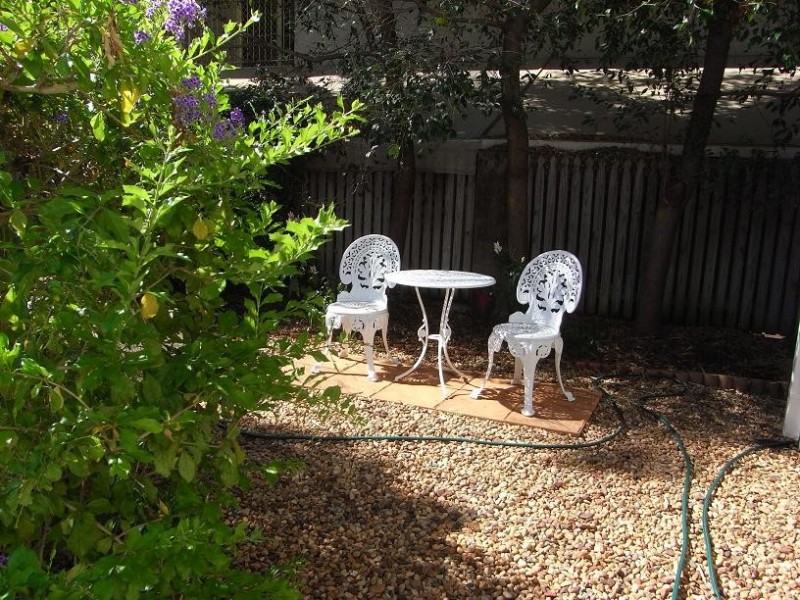 3/8 Cheyne, Pimlico QLD 4812