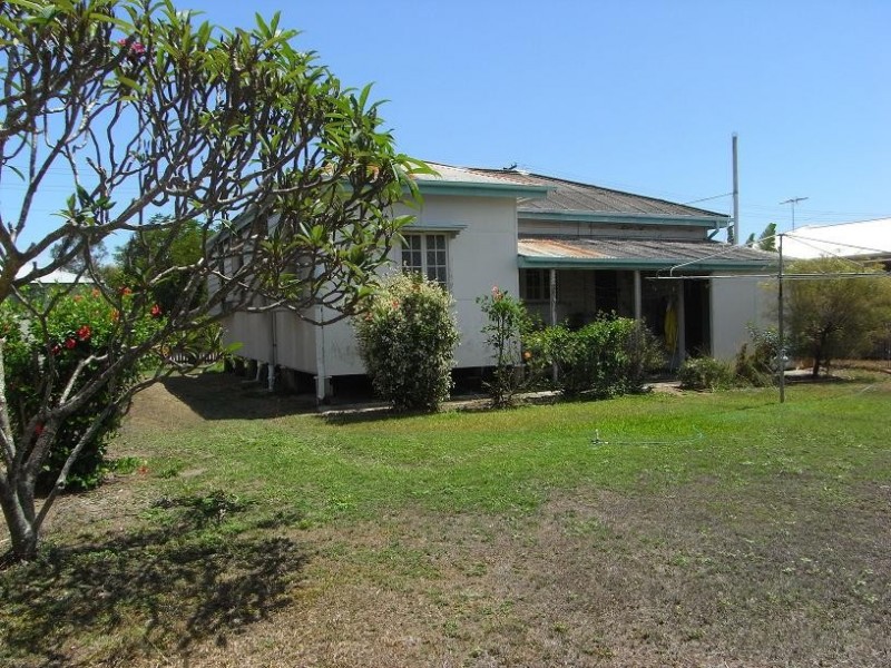 8 Vivian Street, Pimlico QLD 4812