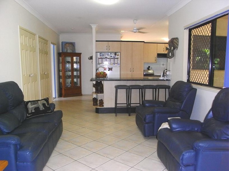 6 Seldon Place, Kirwan QLD 4817