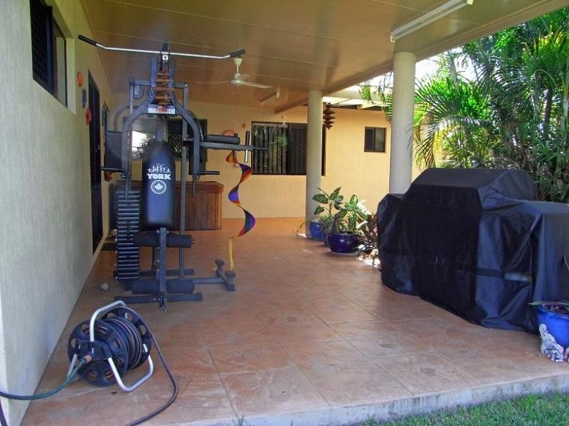 6 Seldon Place, Kirwan QLD 4817