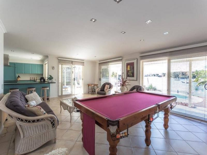 50 Amarina Avenue, Mooloolaba QLD 4557