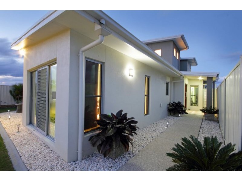 9 Nevis Court, Kawana Island QLD 4575