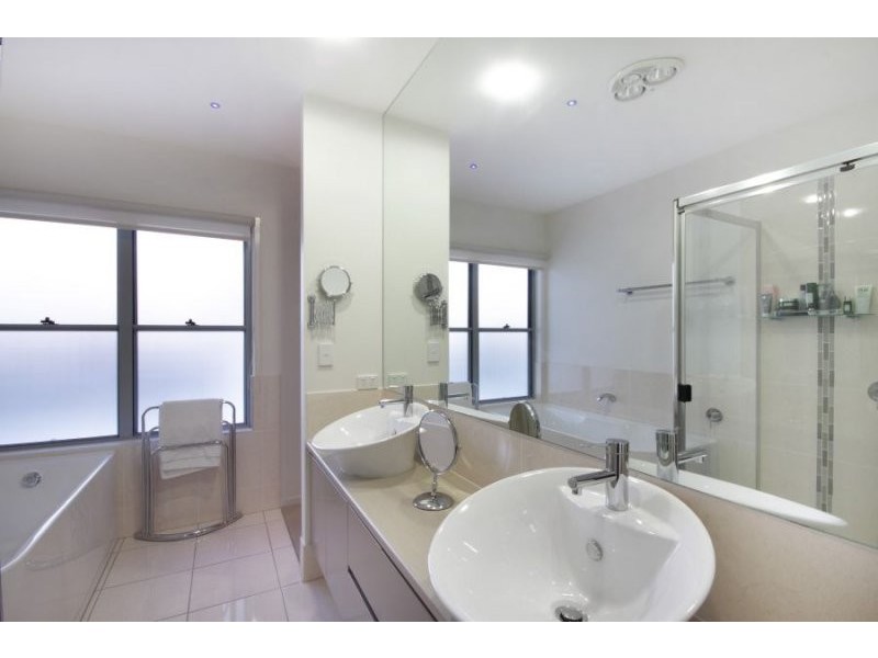 9 Nevis Court, Kawana Island QLD 4575