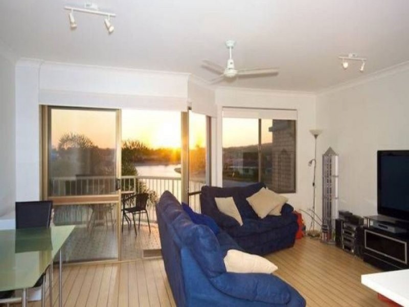 Unit 11 ‘Deepwater Apartments’ 15-17 Woomba Place, Mooloolaba QLD 4557