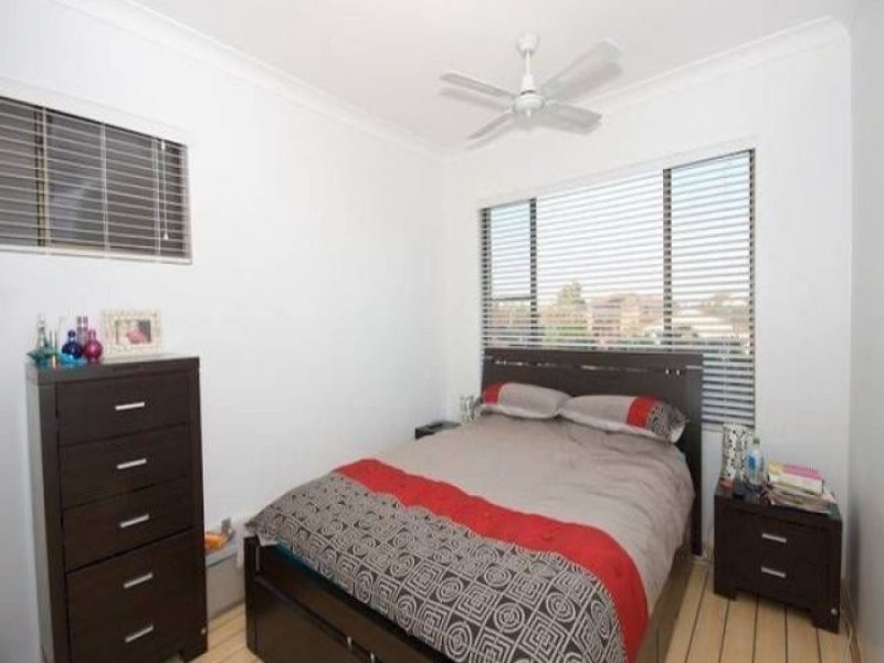 Unit 11 ‘Deepwater Apartments’ 15-17 Woomba Place, Mooloolaba QLD 4557